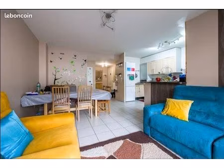 super récent t3 lyon 8