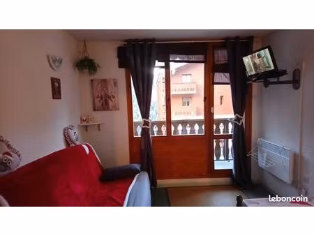 studio valfrejus aux pieds des pistes 4 personnes