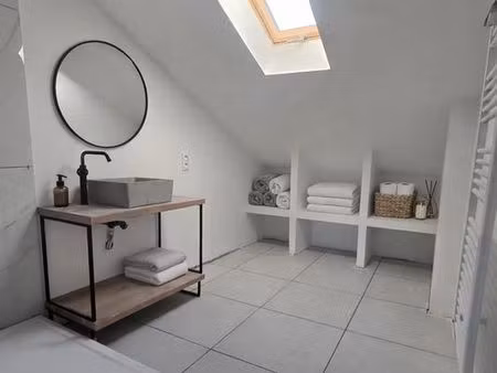 t3 sous combles rénové – premiers occupants