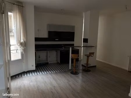 f2 métro saint mandé