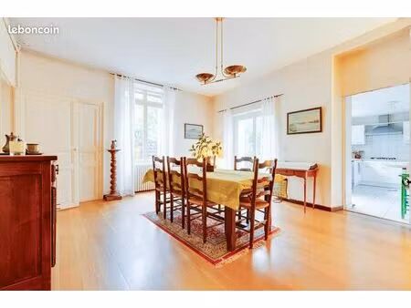 maison 7 pièces 140 m²