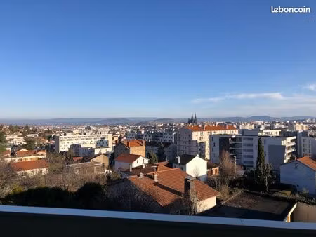 appartement 4 pièces lumineux  traversant avec vue imprenable sur la cathédrale  montjuzet