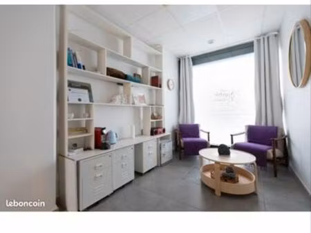 bureau proche parking ravet