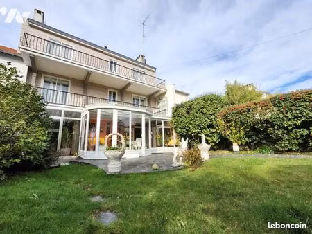 maison 8 pièces 177 m²