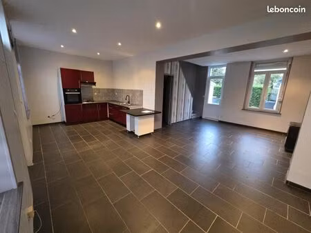 maison rénovée 3 chambres  jardin et terrasse