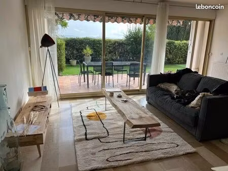 t2. 65 m2 . aix-en-provence  les 3 moulins