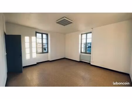 location local  atelier ou cabinet médical