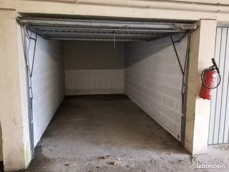 box garage a louer dreux 12m2