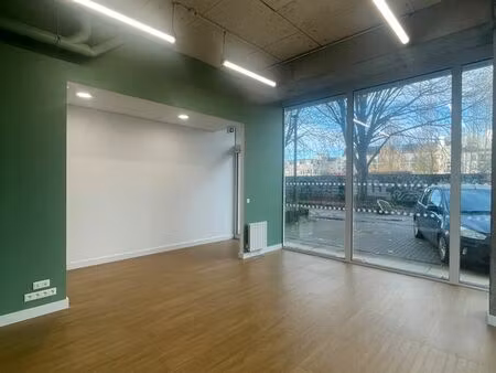 local commercial / professionnel 61 m2