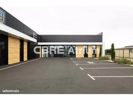 local commercial 374 m²