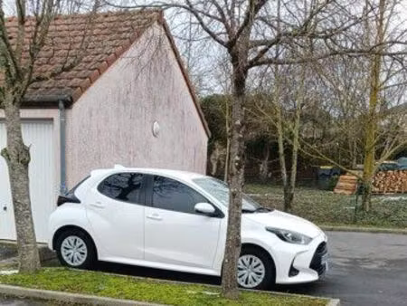 loue 1 place de parking dans résidence privée et sécuriser
