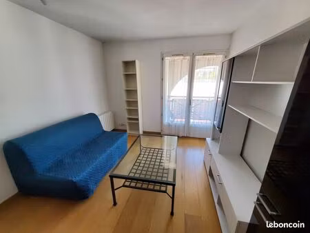 t2 meublé de 51m² métro argoulets avec une place de parking