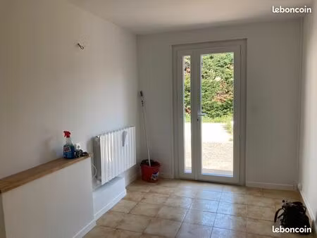 craponne centre maison de ville t3 55m2 - parking et jardinet