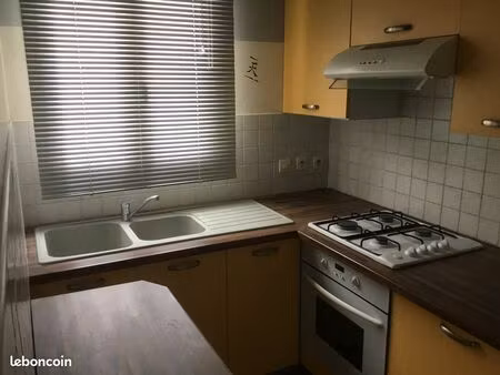 t2 royan centre libre 01/03