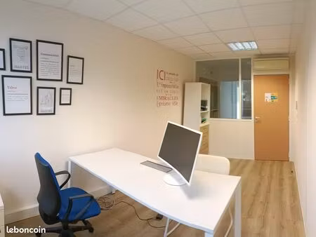 bureau 12 m² meuble 1 à 2 postes