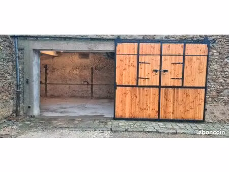 entrepôt / dépôt / local de 95 m2