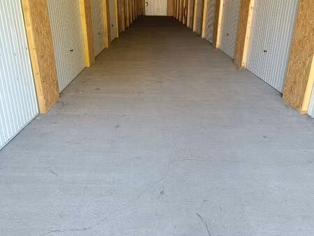 box  espace de stockage ou garage