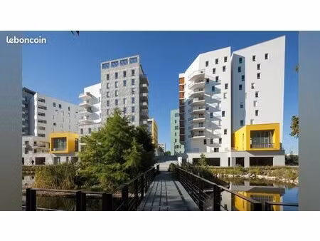 ile de nantes - local rdc 102m² à louer