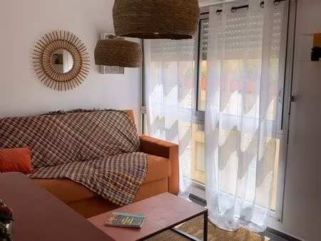 studio lumineux plein centre de cavalaire