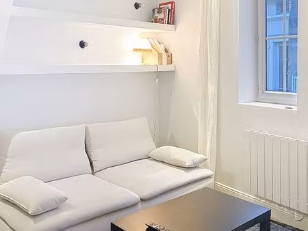 t3 lumineux métro vieux lyon