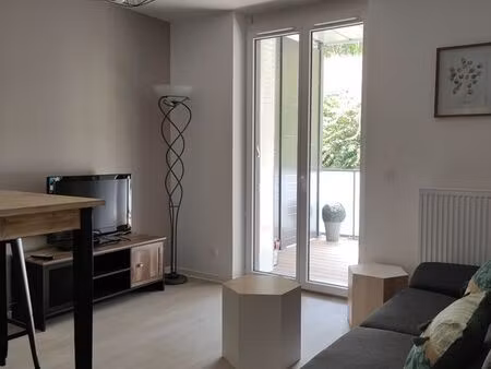 t2 meublé 38m2 avec stationnement