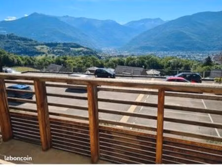 t2 meublé avec jardin au rez de chaussée  traversant  vue montagne et mont-blanc & chauffa