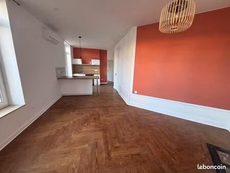 appartement de type t2 à louer avec balcon et climatisation réversible