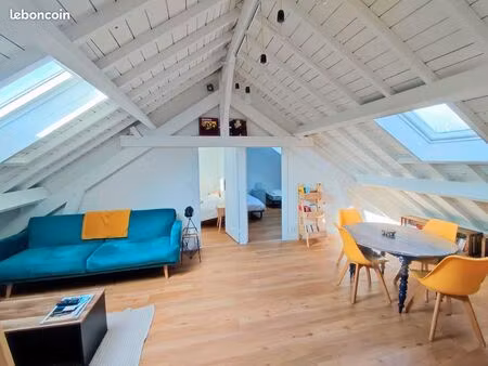 t3 meublé balcon  parking à proximité des remparts