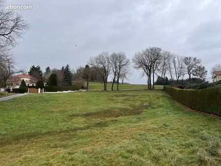 terrain 2100 m² saint-pal-de-mons