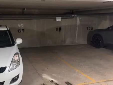 place de parking voiture kremlin bicêtre