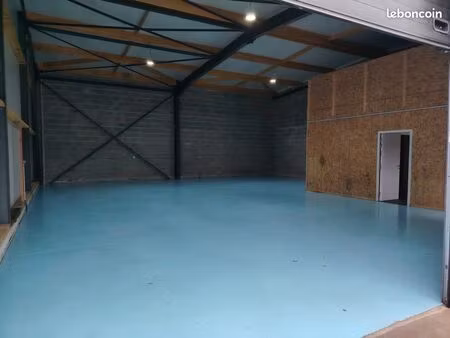 local 225m² dans zone artisanale