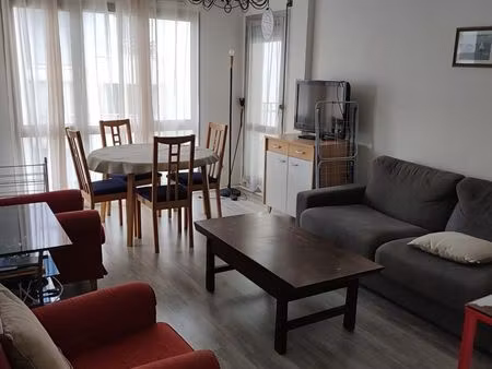 jaude  particulier loue appartement meublé + garage