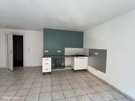 t2 à louer avec garage