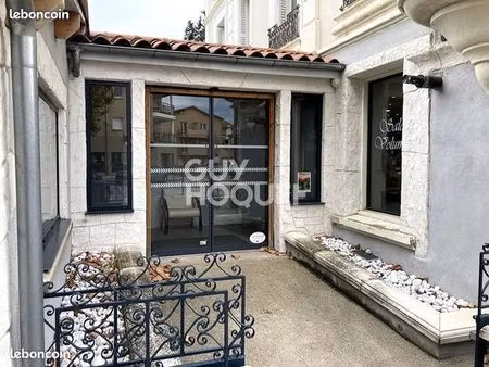 salon de coiffure et esthétique 140 m2