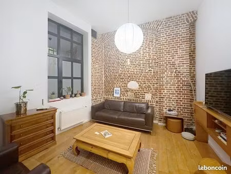 loft/atelier/surface 3 pièces 65 m²