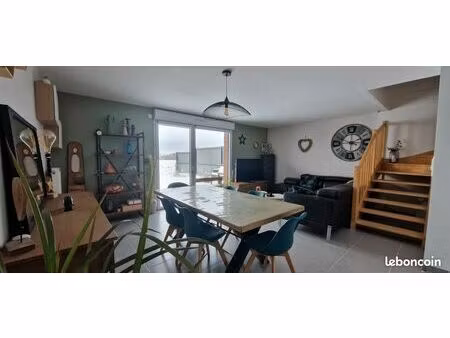 maison semi individuelle 3 chambres + bureau