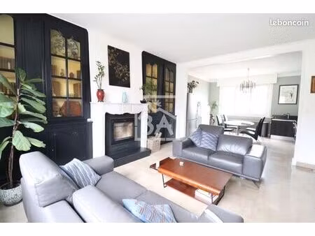 immeuble 12 pièces 237 m²