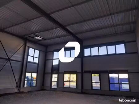 local d'activité 625 m²