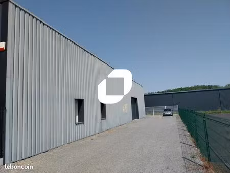 local d'activité 270 m²