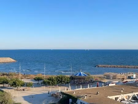 studio cabine  1ère ligne vue mer  en centre ville