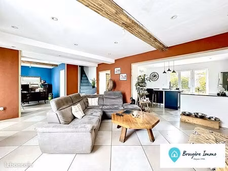 maison 6 pièces 151 m²