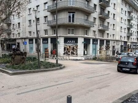 local commercial à louer