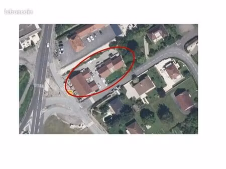 immeuble 4 appartements + 2 maisons