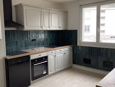 loue t4 rénové à neuf - centre ville de lorient