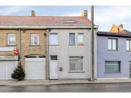 gerenoveerde rijwoning met 3 slaapkamers in het hartje va...