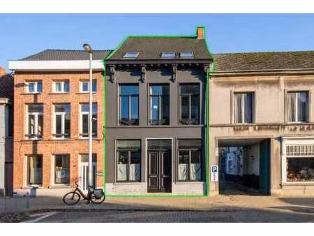 prachtig gerenoveerde herenwoning op toplocatie te lier