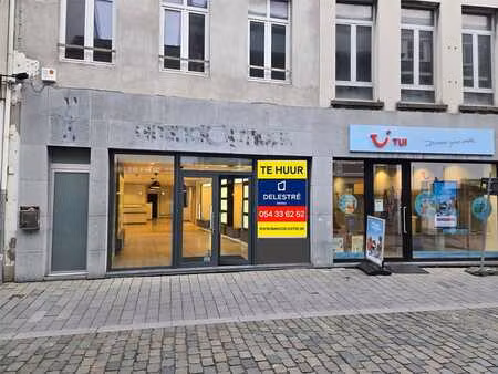 ruim handelspand met brede vitrine in hartje lier