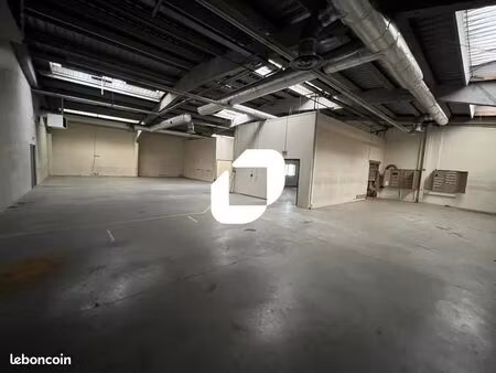 local d'activité 2 082 m²