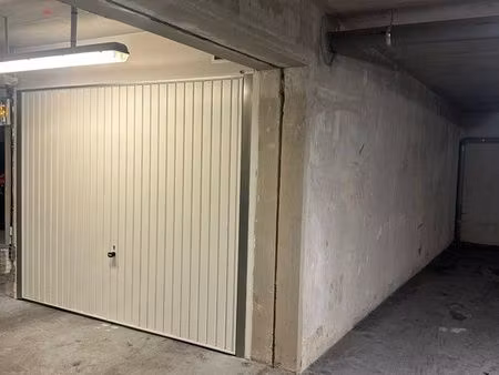 place de parking / box souterrain 19m2