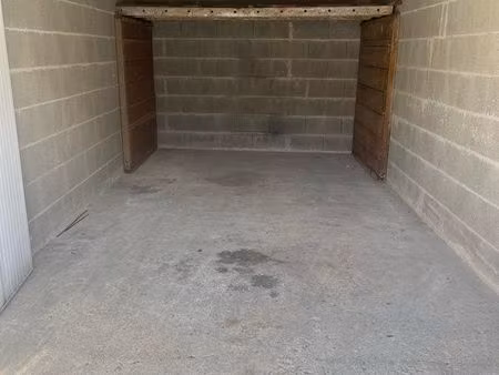 garage/box à louer - centre ville